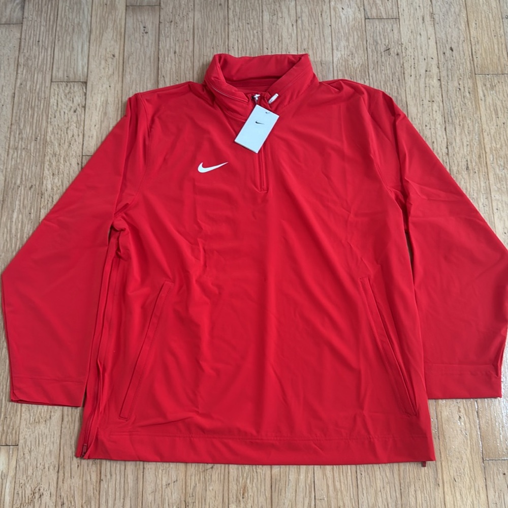 NIKE MEN’S COACHES JACKET
Long-Sleeve Woven Top (Stock) - Picture 3 of 12